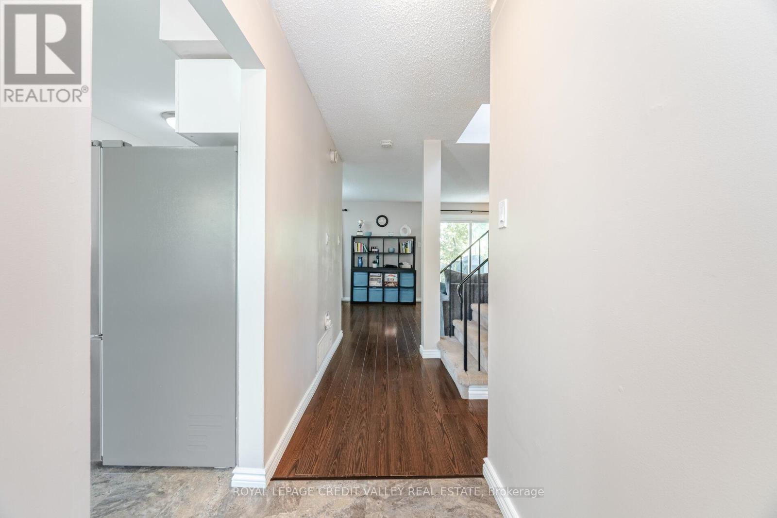 76 Majestic Crescent, Brampton, Ontario  L6S 3N2 - Photo 6 - W12162646