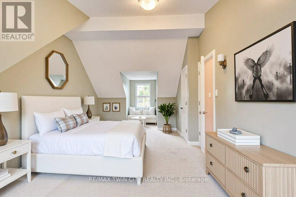 35 Waverly Road, Kitchener, Ontario  N2G 2E1 - Photo 19 - X12162466