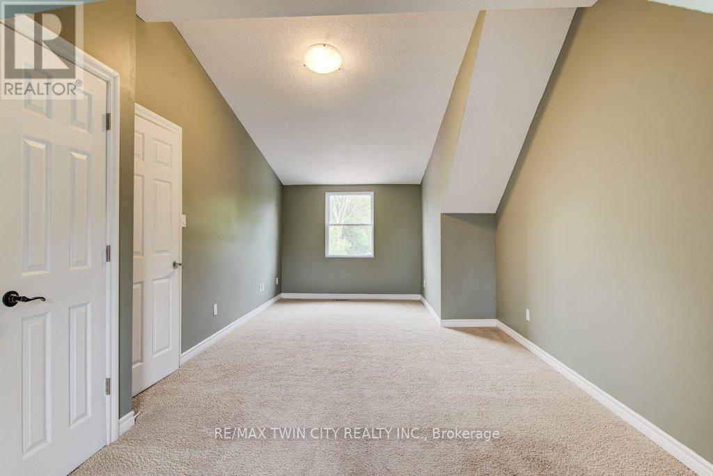 35 Waverly Road, Kitchener, Ontario  N2G 2E1 - Photo 21 - X12162466