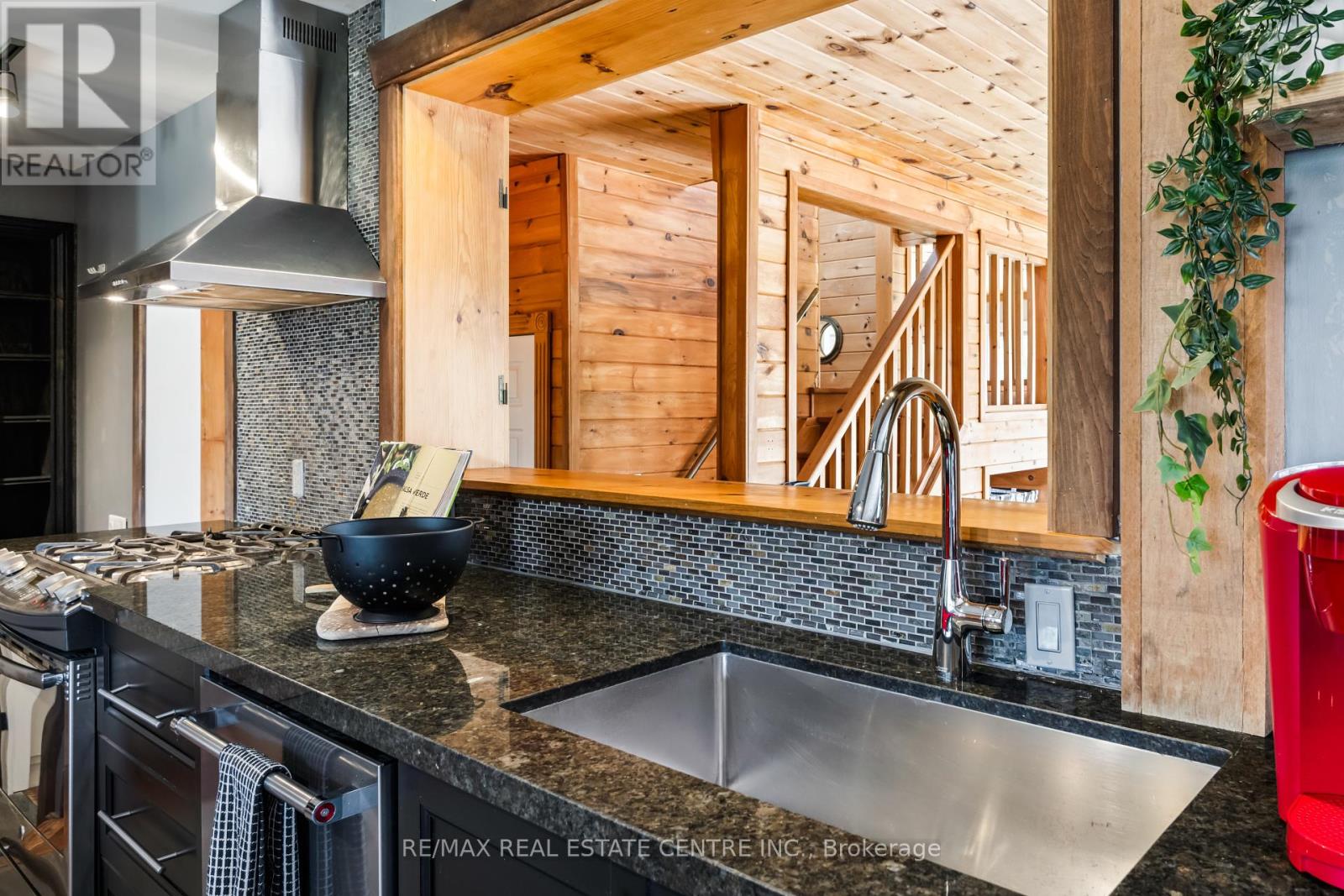 188 Lakeshore Road E, Blue Mountains, Ontario  L9Y 0M9 - Photo 14 - X12162508