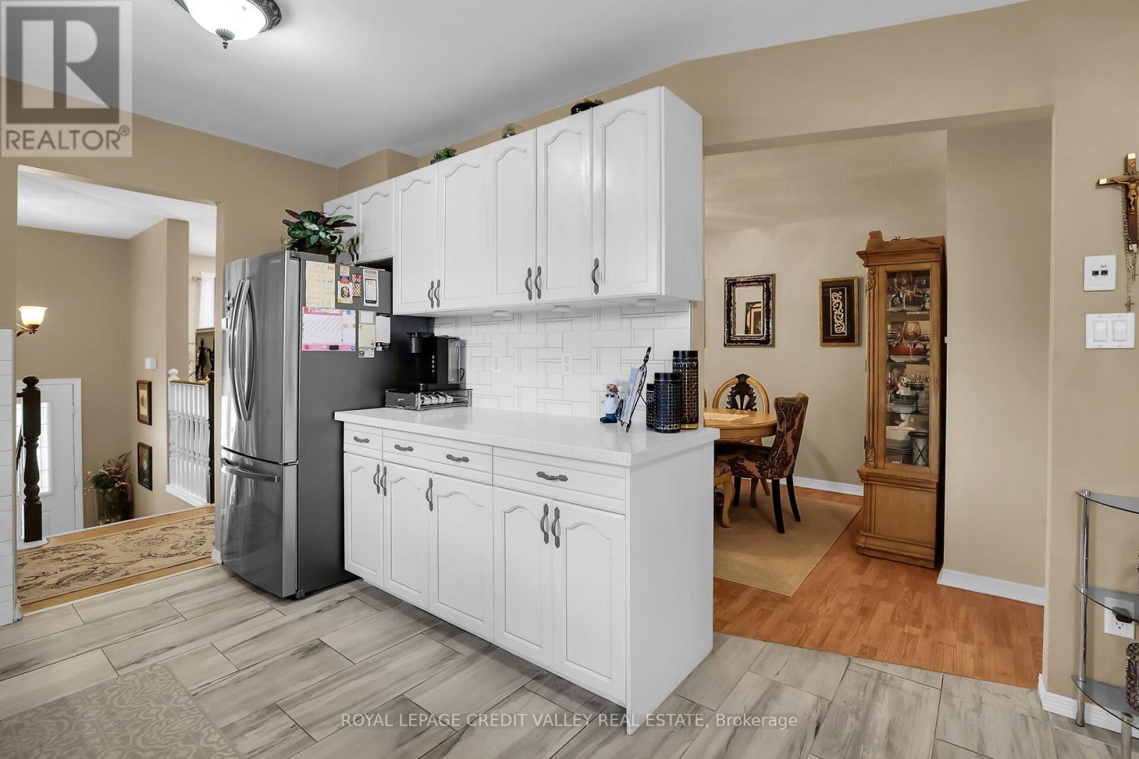 4329 Concord Avenue, Lincoln, Ontario  L0R 1B6 - Photo 11 - X12162535
