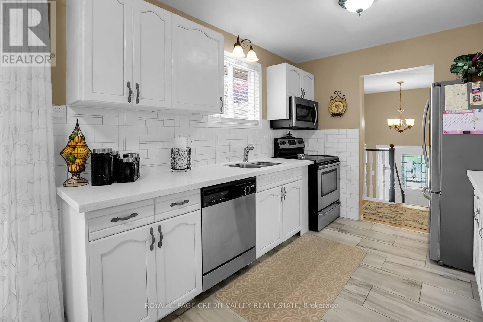 4329 Concord Avenue, Lincoln, Ontario  L0R 1B6 - Photo 12 - X12162535
