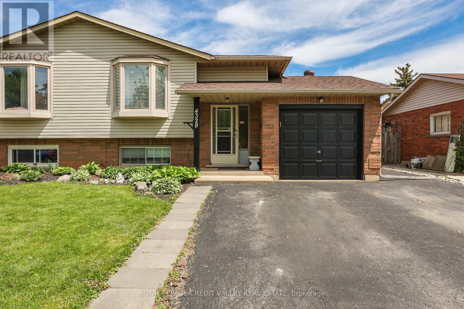 4329 Concord Avenue, Lincoln, Ontario  L0R 1B6 - Photo 2 - X12162535