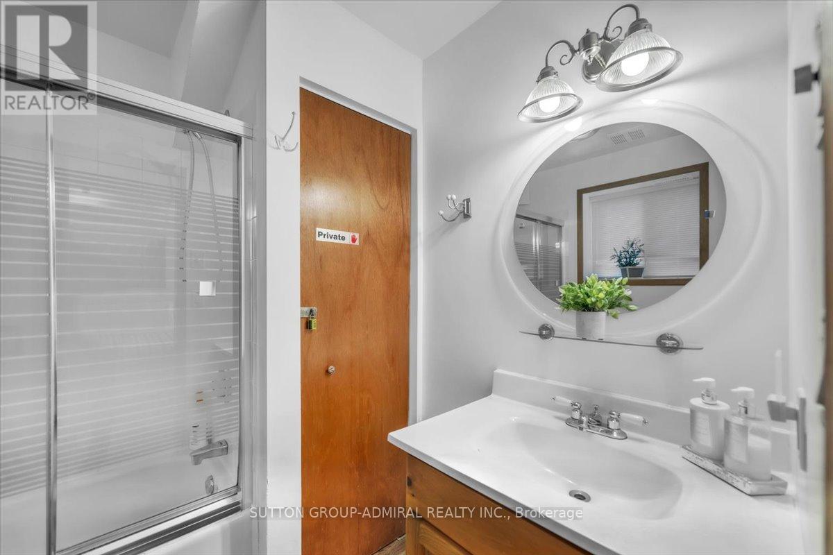 181 Arlberg Crescent, Blue Mountains, Ontario  L9Y 0M1 - Photo 16 - X12162598