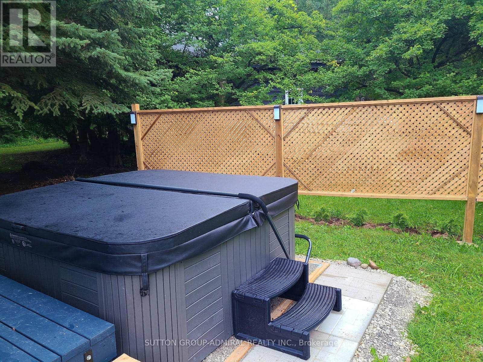 181 Arlberg Crescent, Blue Mountains, Ontario  L9Y 0M1 - Photo 37 - X12162598