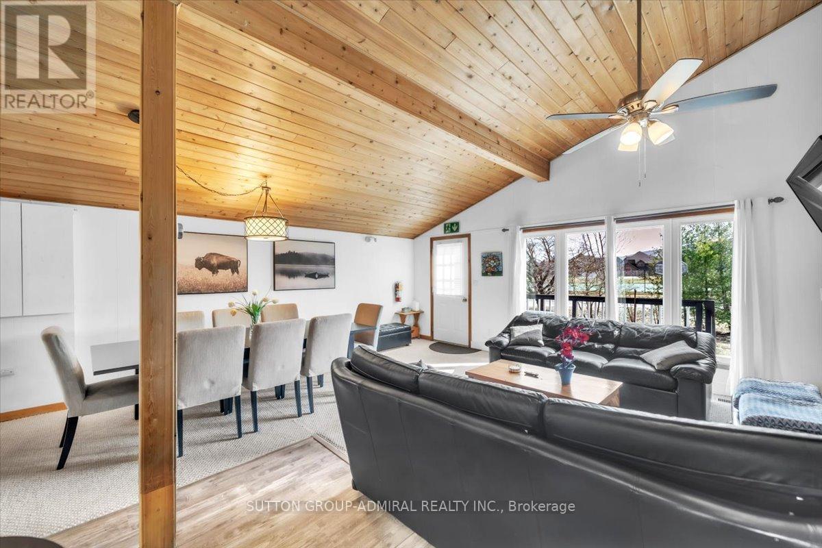 181 Arlberg Crescent, Blue Mountains, Ontario  L9Y 0M1 - Photo 4 - X12162598