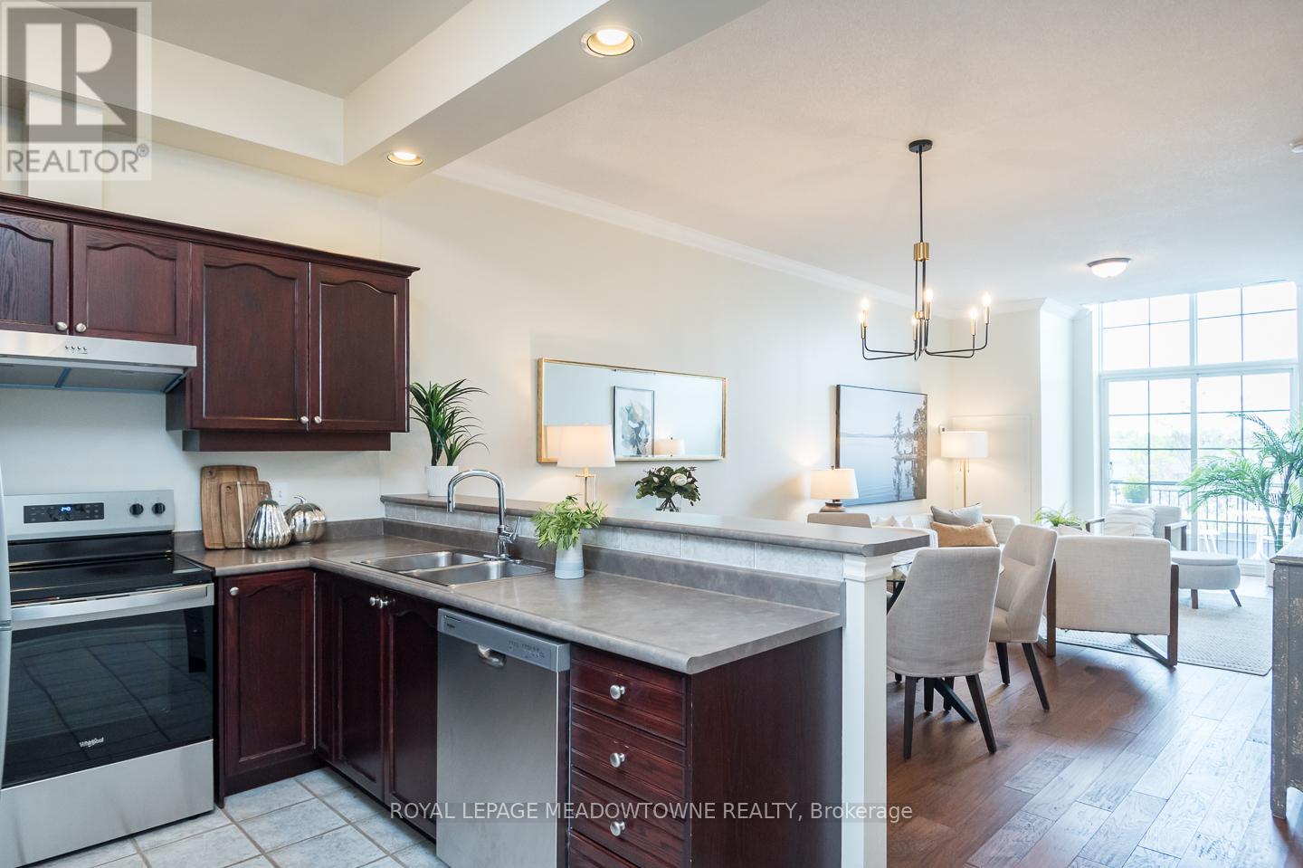 318 - 262 Dundas Street E, Hamilton (Waterdown), Ontario  L8B 1A9 - Photo 11 - X12162658