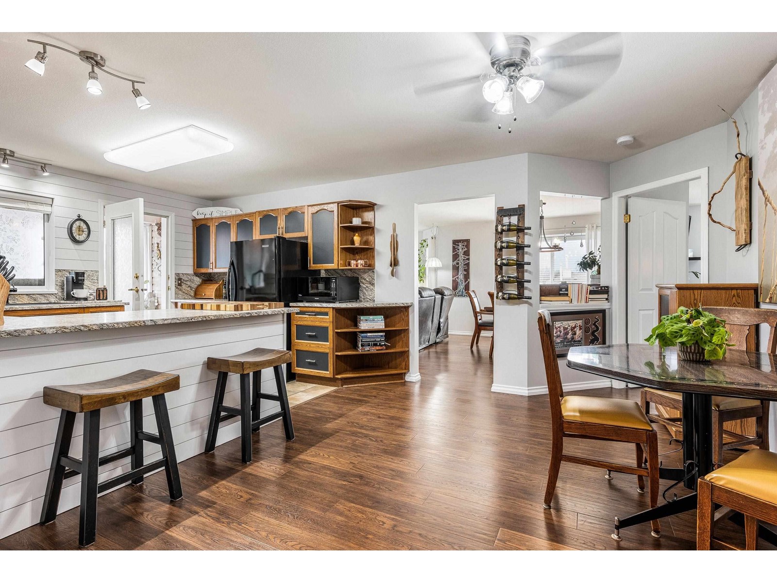 Property at 310 45660 KNIGHT ROAD image 4