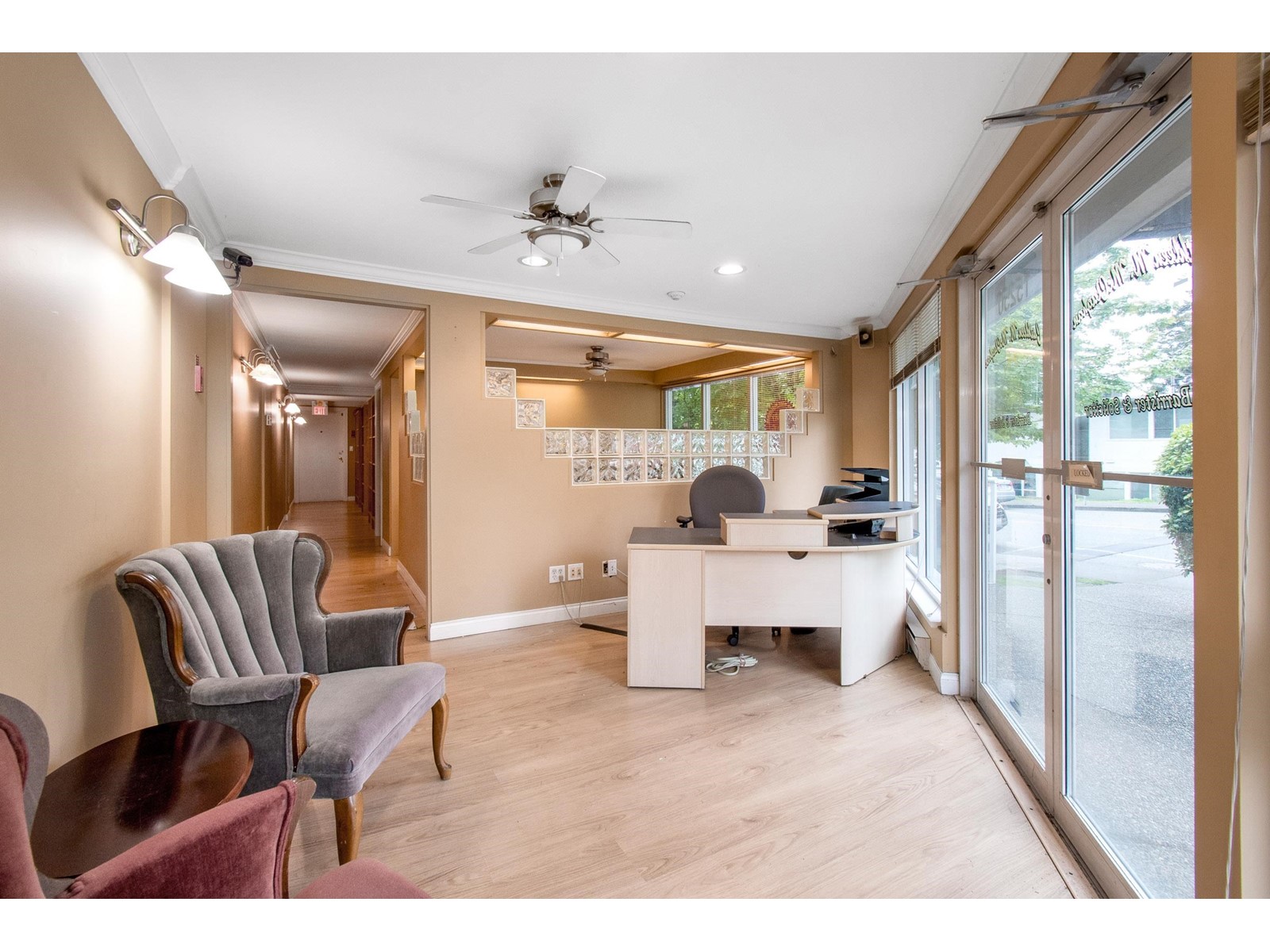 15250 Thrift Avenue, White Rock, British Columbia  V4B 2L2 - Photo 3 - C8069360
