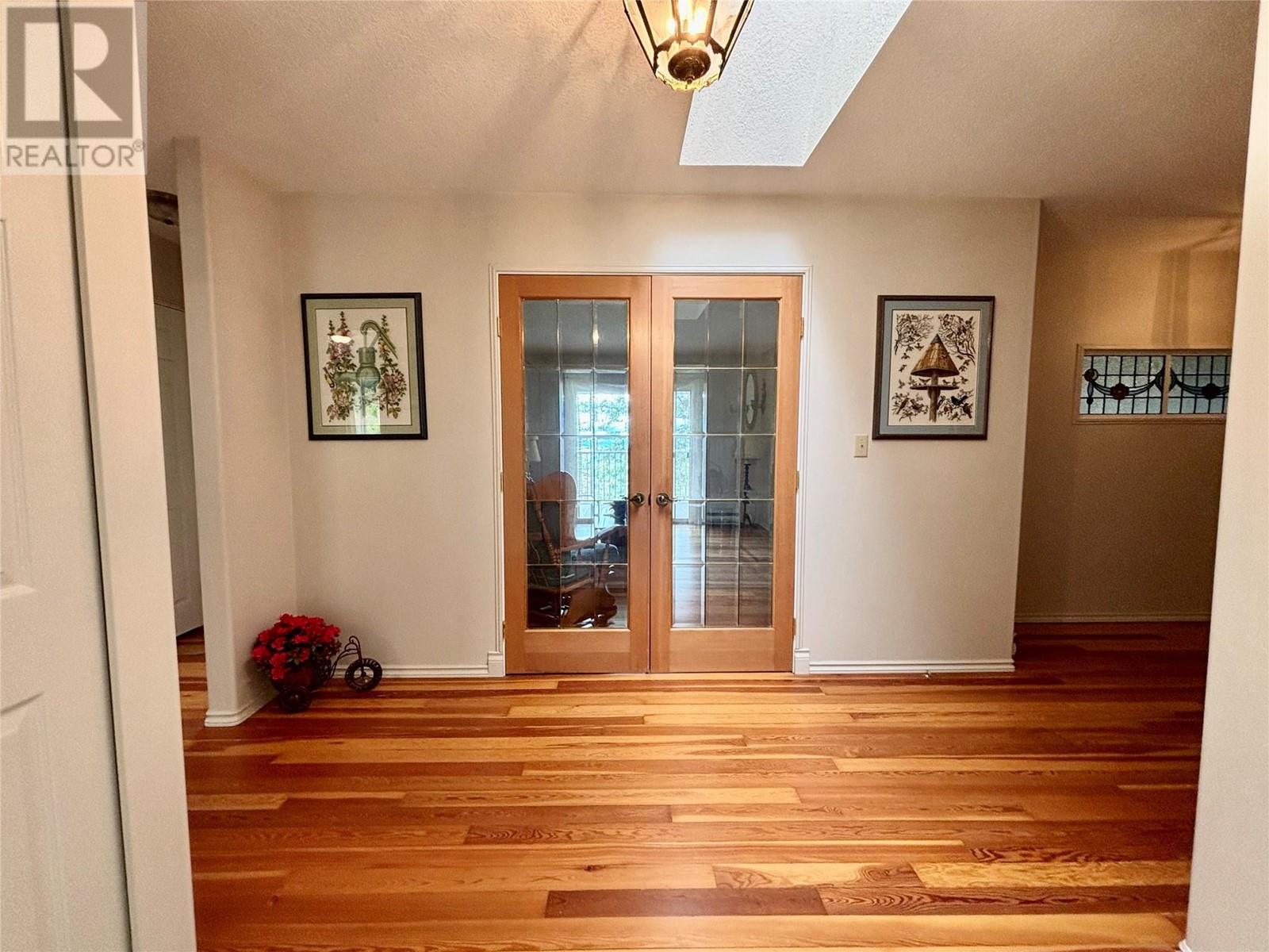 1611 Tappen Notch Hill Road, Tappen, BC V0E2X0
