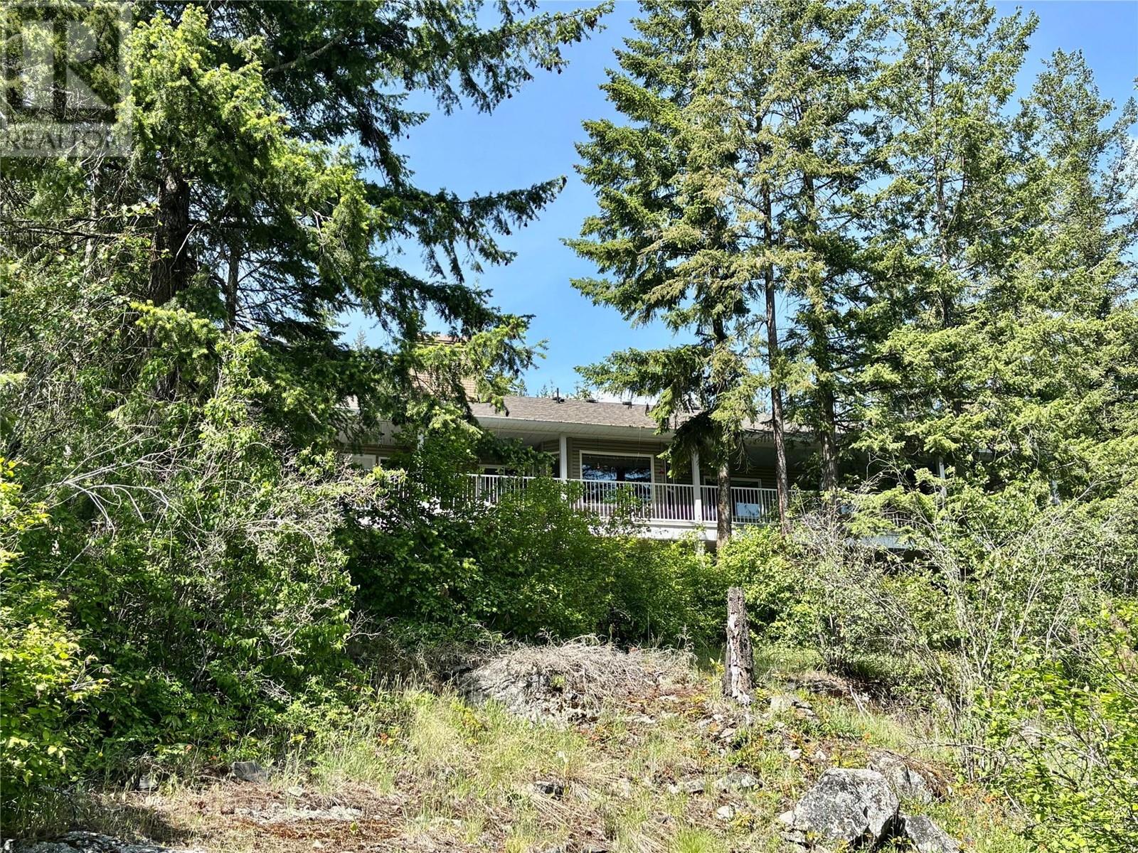 1611 Tappen Notch Hill Road, Tappen, BC V0E2X0