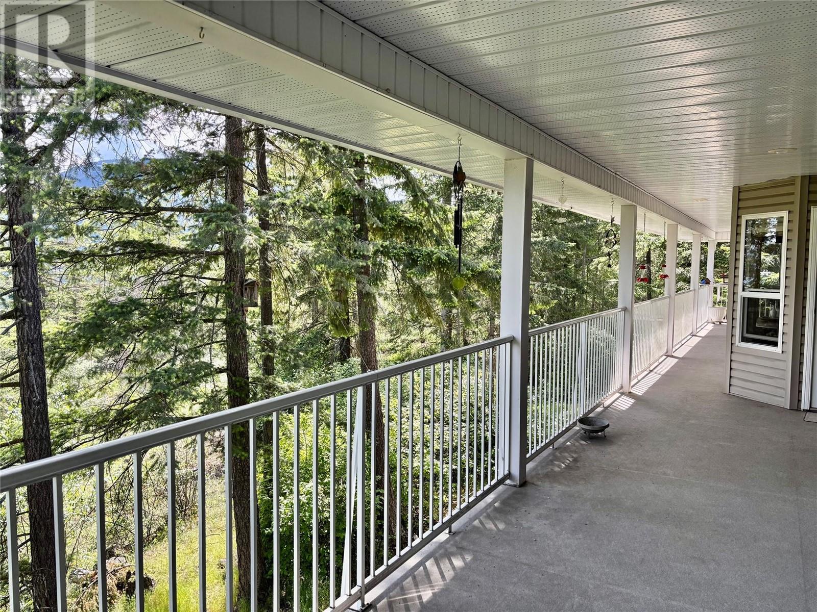 1611 Tappen Notch Hill Road, Tappen, BC V0E2X0