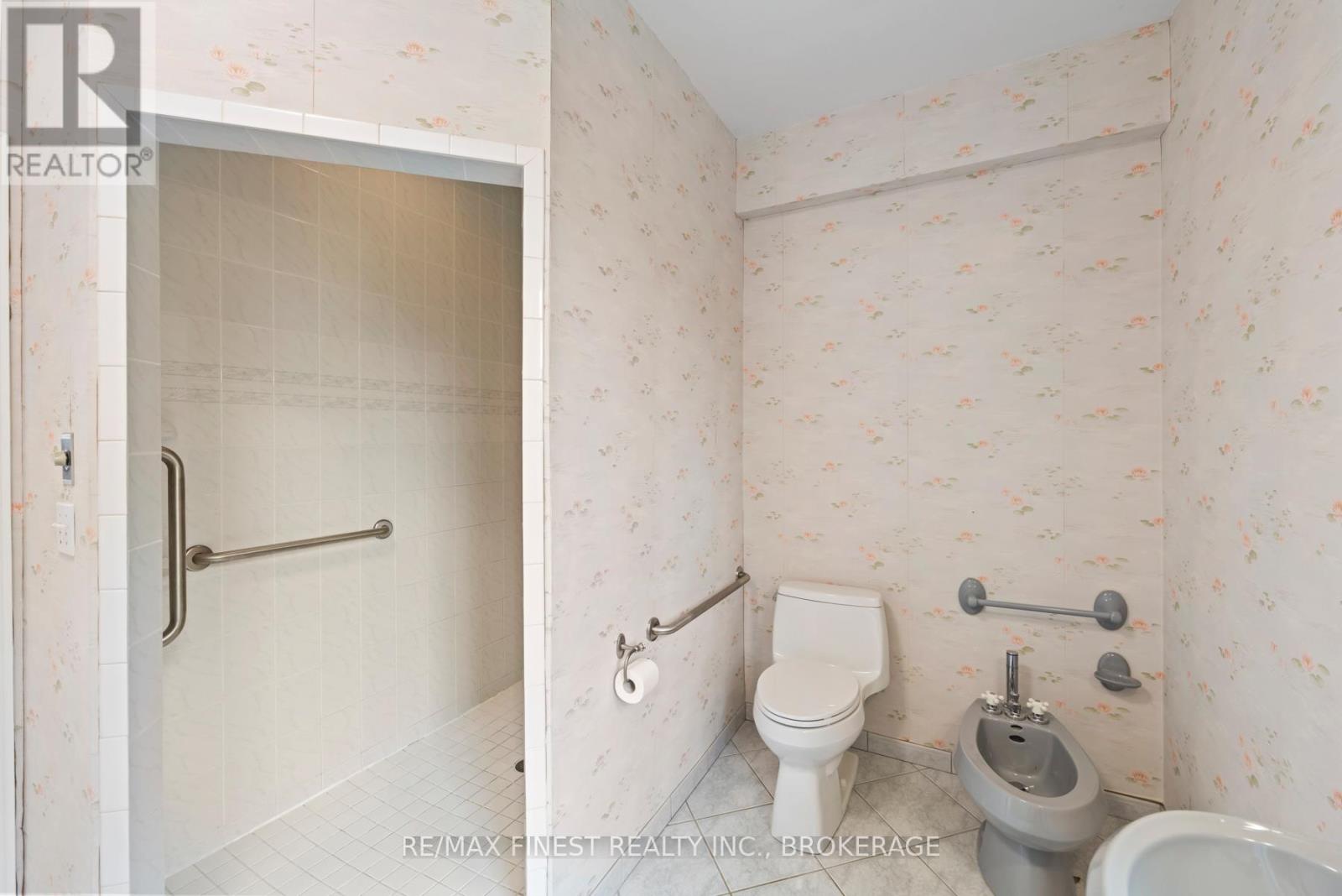 38 Lakeland Point Drive, Kingston (City Southwest), Ontario  K7M 4E7 - Photo 23 - X12162813