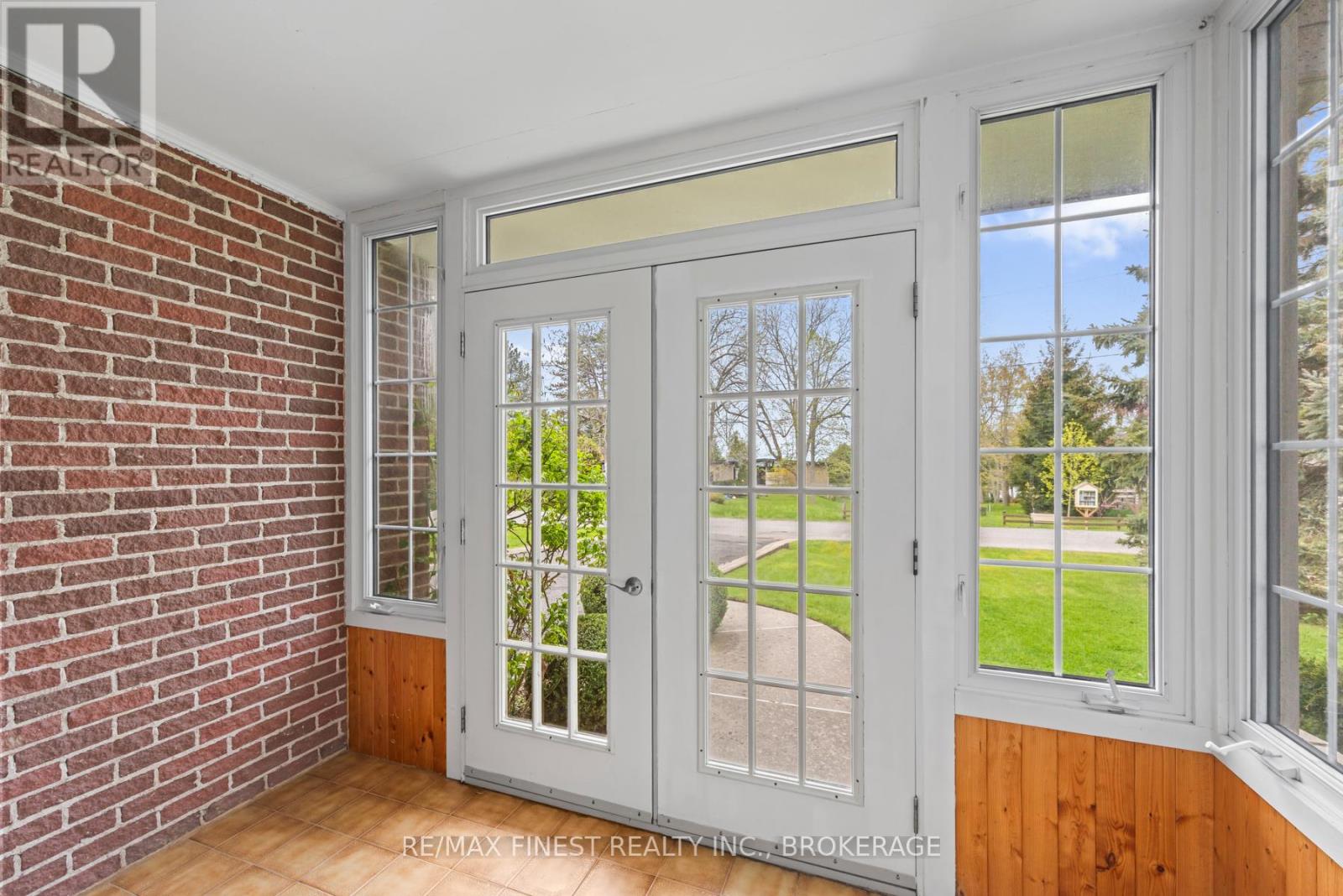 Property at 38 LAKELAND POINT DRIVE image 4