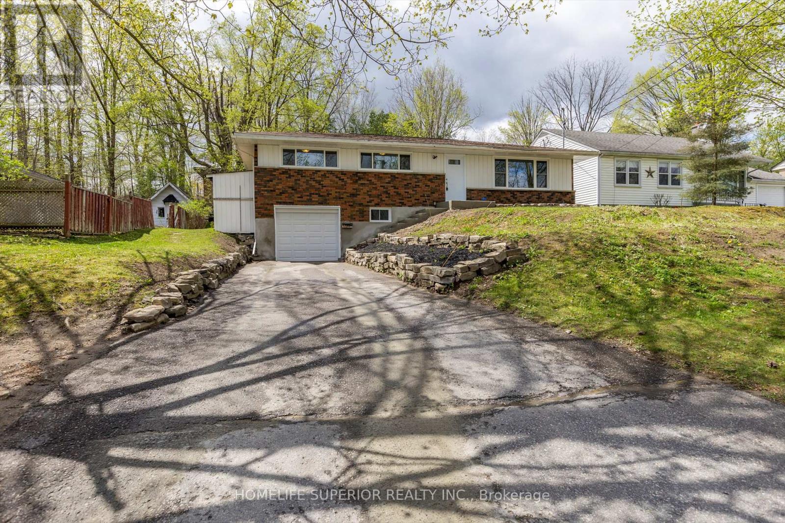 1243 ALBERTUS AVENUE, Peterborough Central, Ontario
