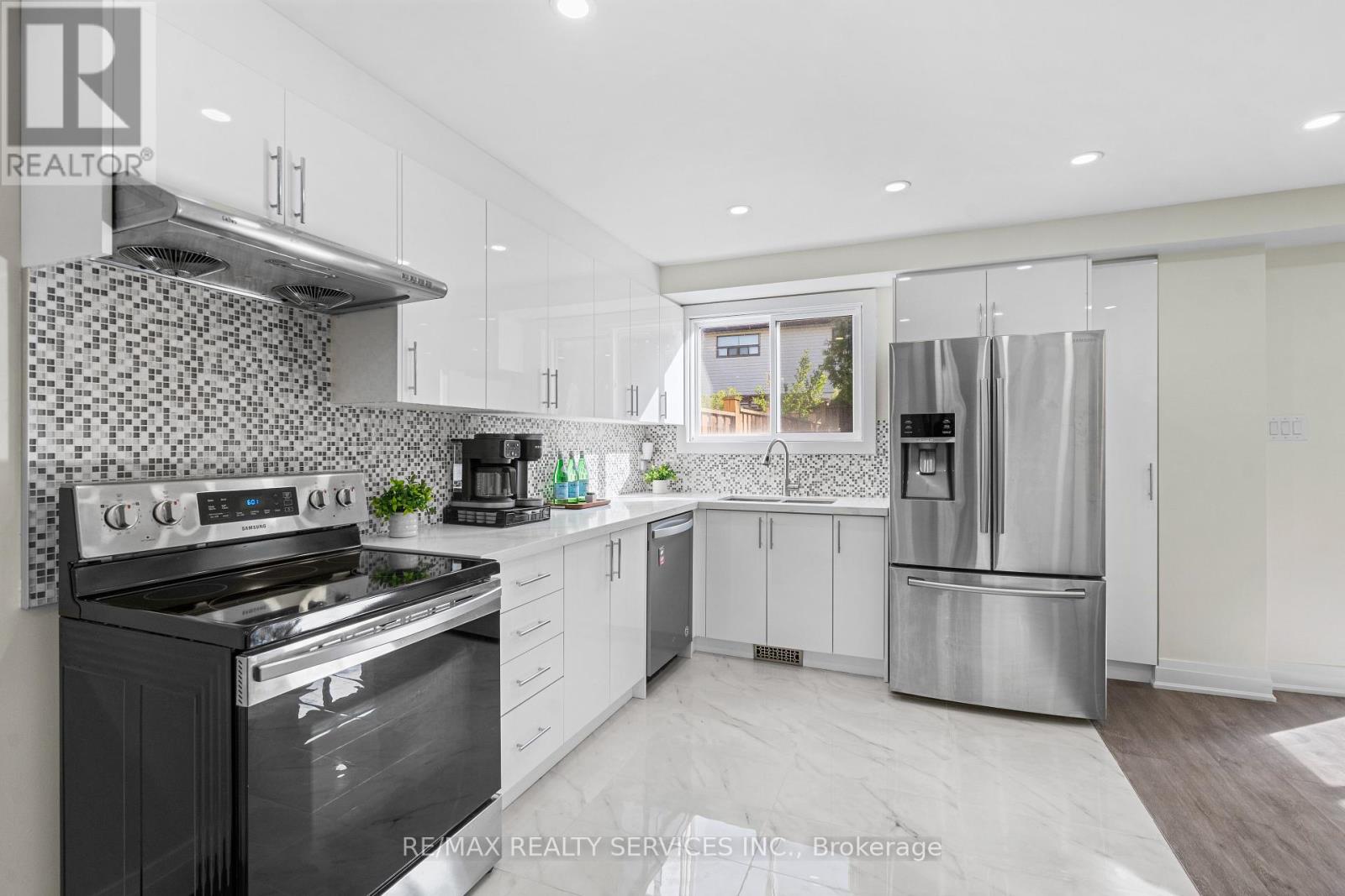 42 Horne Drive, Brampton (Brampton North), Ontario  L6V 2V3 - Photo 13 - W12161690
