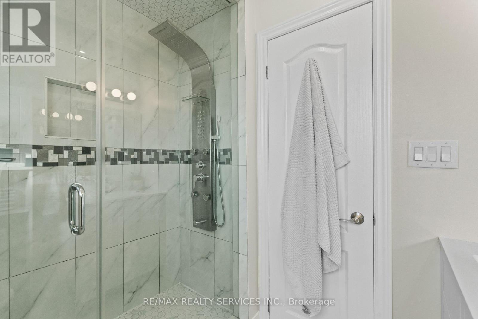 42 Horne Drive, Brampton (Brampton North), Ontario  L6V 2V3 - Photo 35 - W12161690