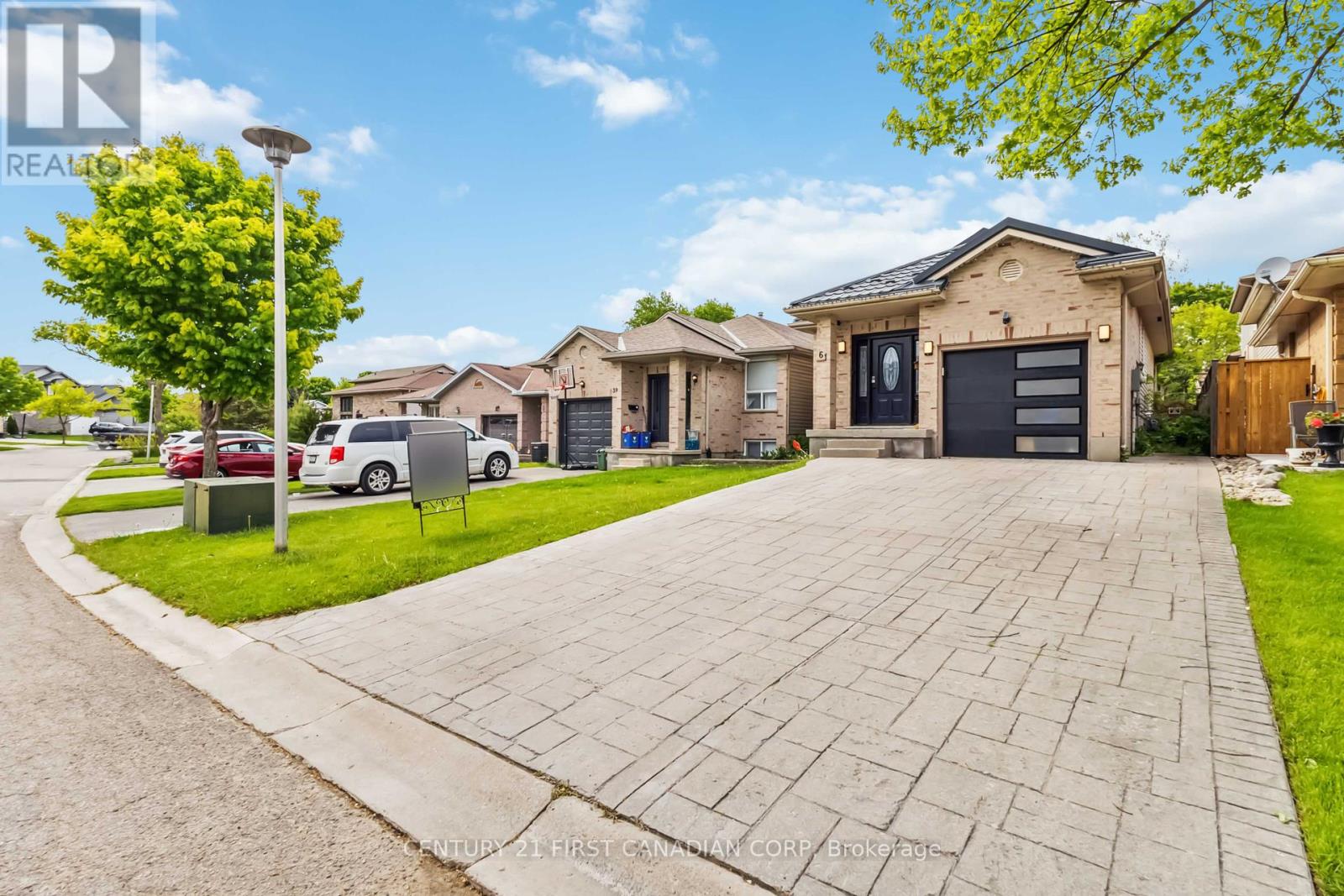 61 Tanner Drive, London East, Ontario  N5W 6B6 - Photo 3 - X12162801