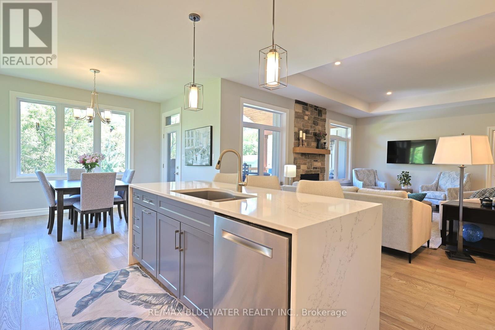 8437 Goosemarsh Line, Lambton Shores, Ontario  N0M 1T0 - Photo 24 - X12162898