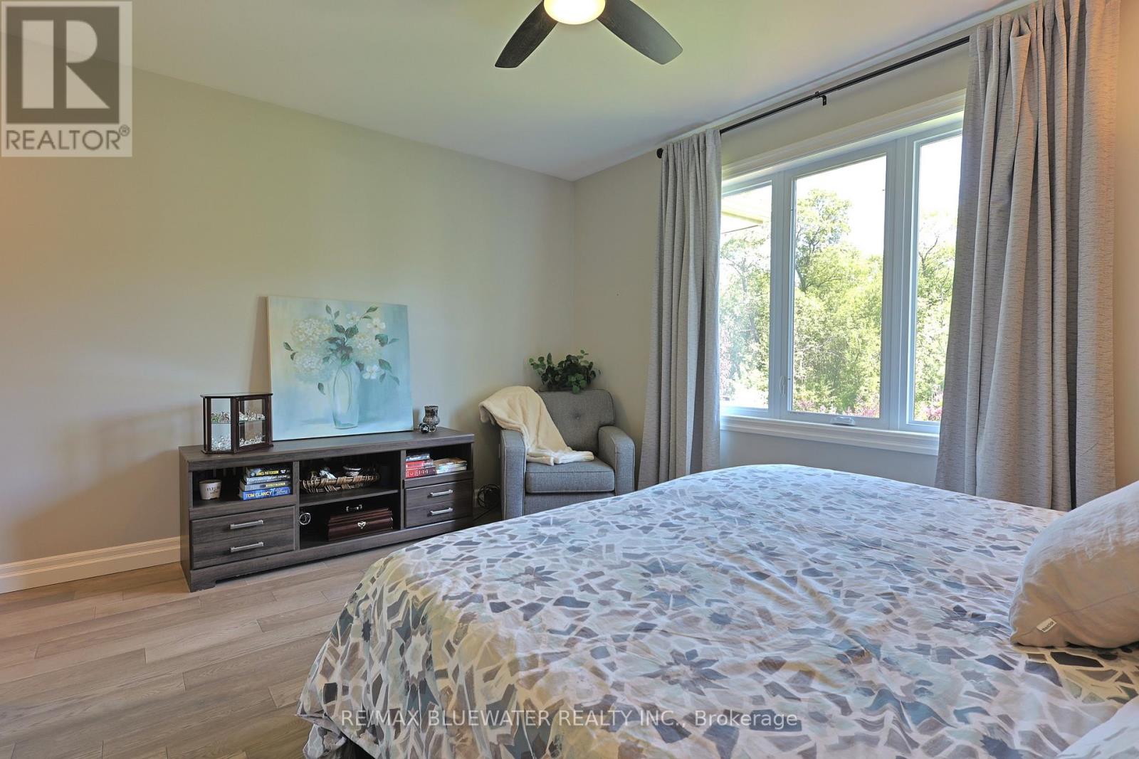 8437 Goosemarsh Line, Lambton Shores, Ontario  N0M 1T0 - Photo 30 - X12162898