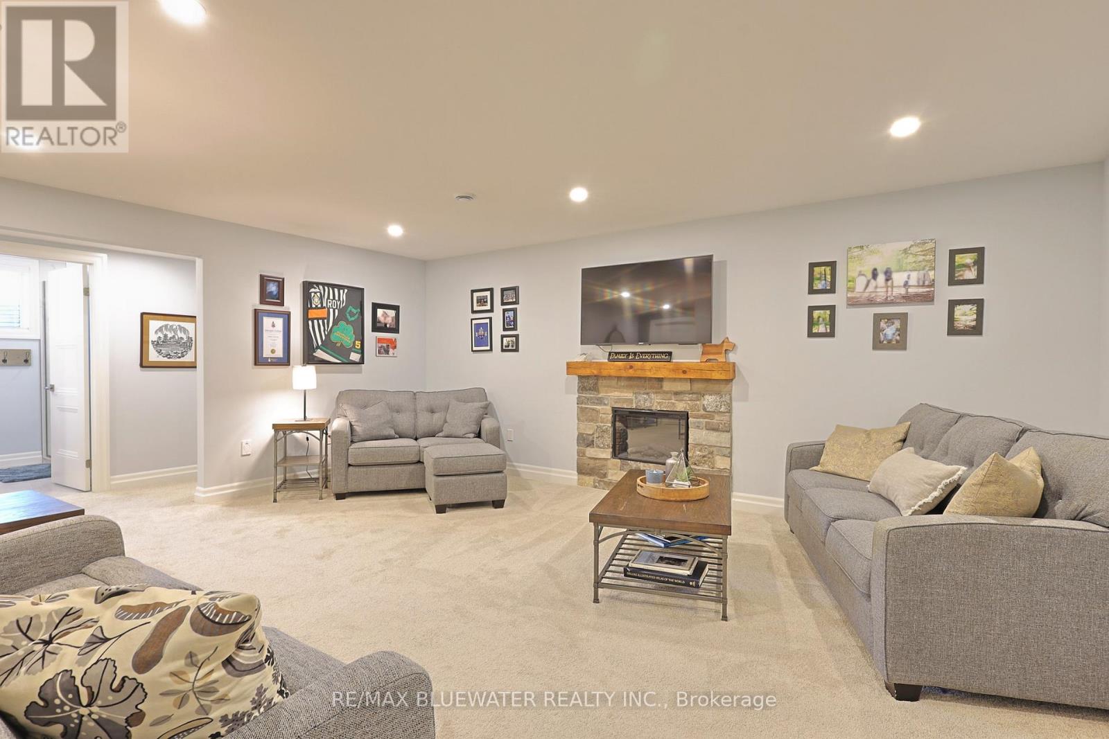 8437 Goosemarsh Line, Lambton Shores, Ontario  N0M 1T0 - Photo 37 - X12162898