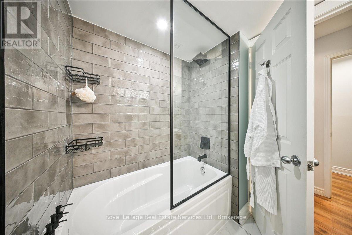 1331 Treeland Street, Burlington, Ontario  L7R 3T5 - Photo 21 - W12162785