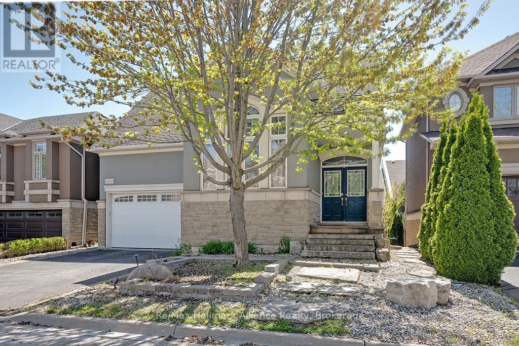 2240 Blackbird Court, Oakville, Ontario  L6M 5E6 - Photo 1 - W12162920