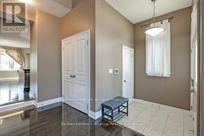2240 Blackbird Court, Oakville, Ontario  L6M 5E6 - Photo 3 - W12162920