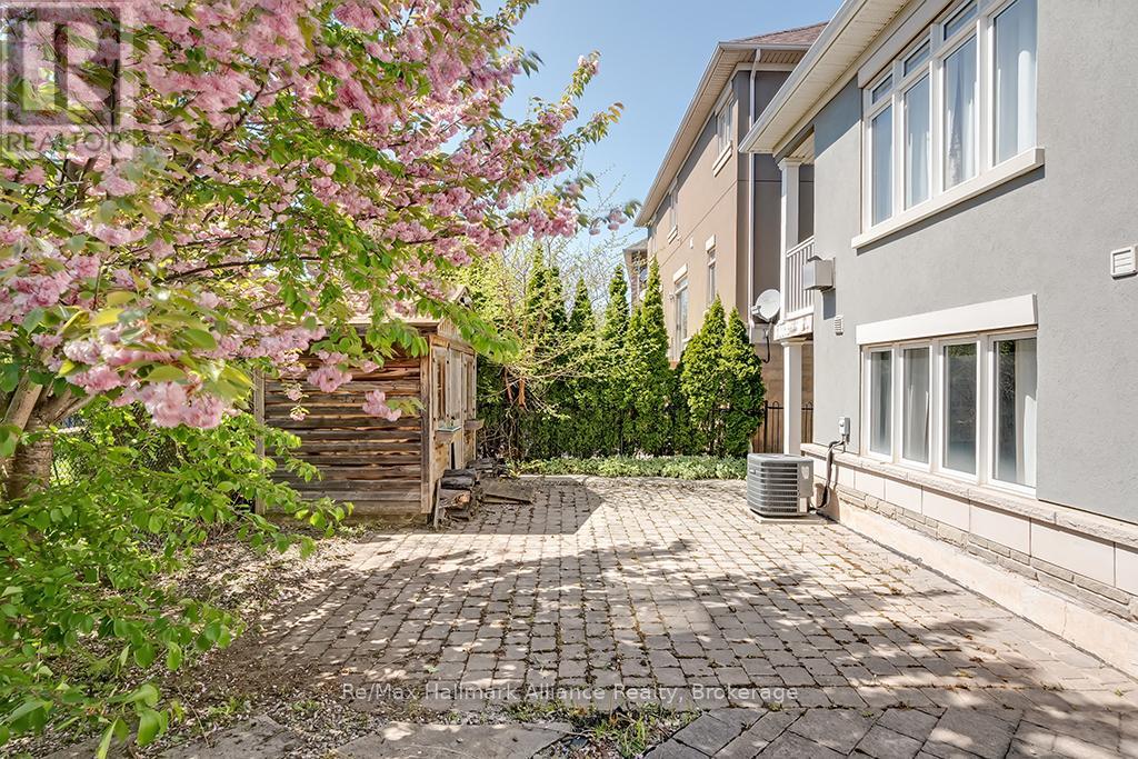 2240 Blackbird Court, Oakville, Ontario  L6M 5E6 - Photo 37 - W12162920