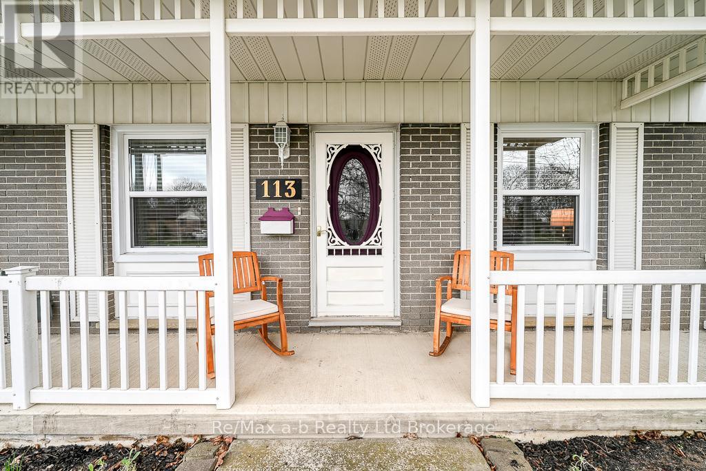 113 Lyndale Crescent, Woodstock, Ontario  N4S 7S8 - Photo 1 - X12095737