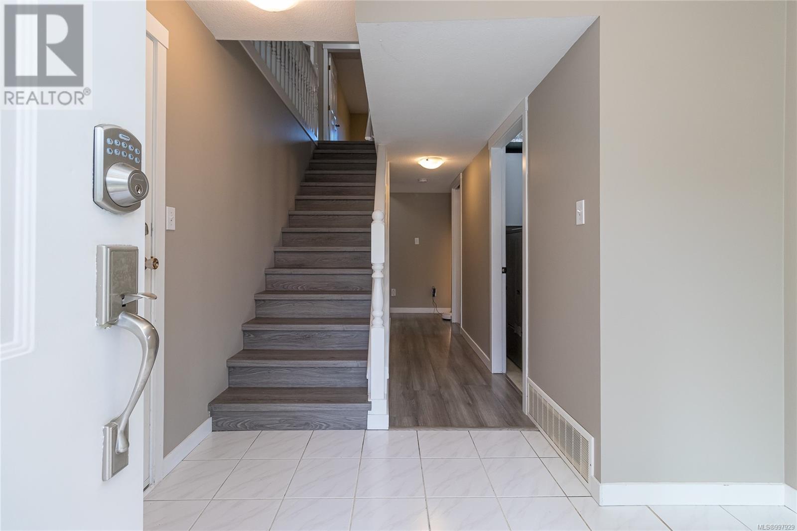 Property at 4165 Verte Pl image 3