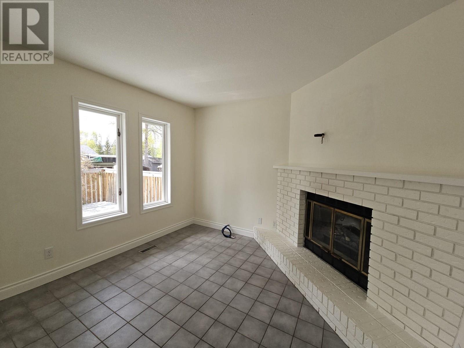 128 Chamberlain Crescent, Tumbler Ridge, BC V0C2W0