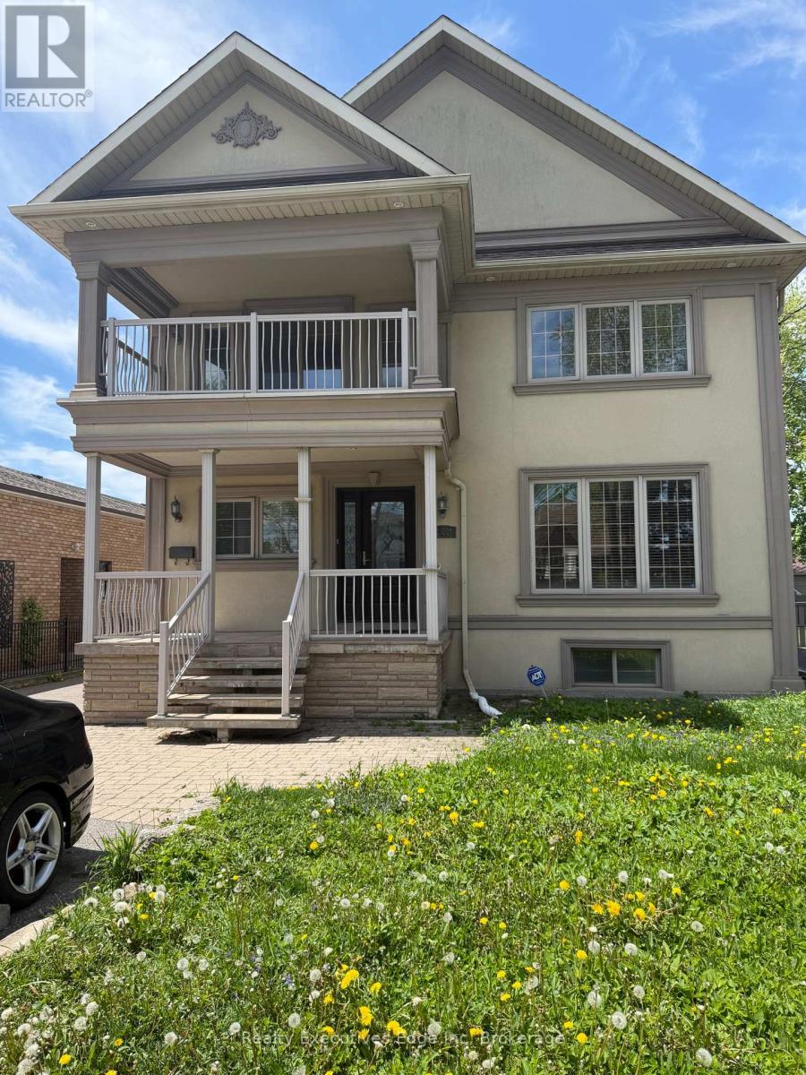 280 CORNELIUS PARKWAY, Toronto, Ontario