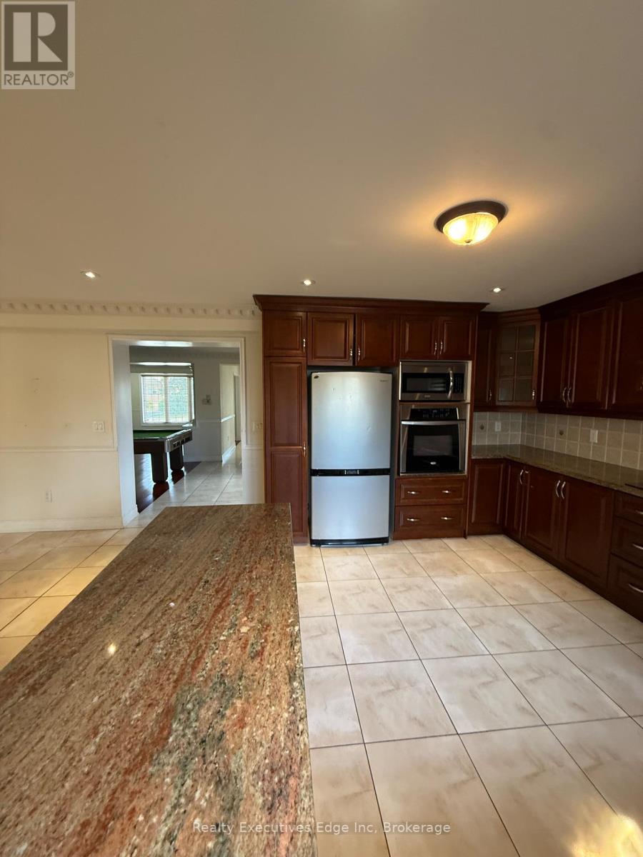 280 Cornelius Parkway, Toronto, Ontario  M3K 1T8 - Photo 8 - W12162789