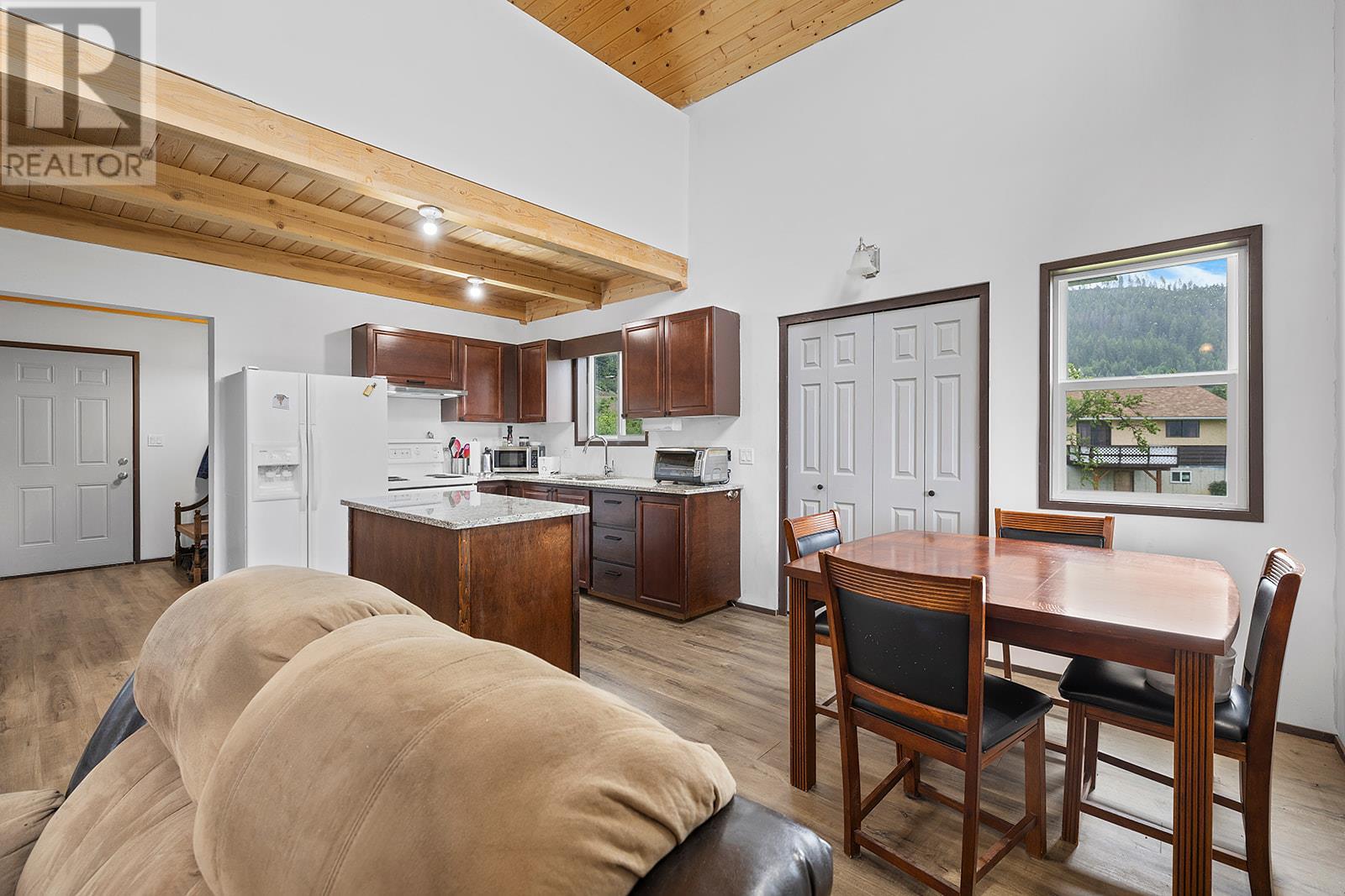 4959 West Road, Wynndel, British Columbia  V0B 2N2 - Photo 4 - 10348623