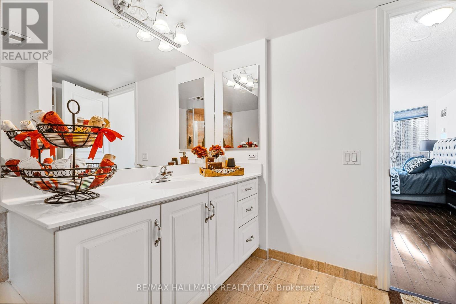 1413 - 5 Northtown Way, Toronto, Ontario  M2N 7A1 - Photo 22 - C12162677