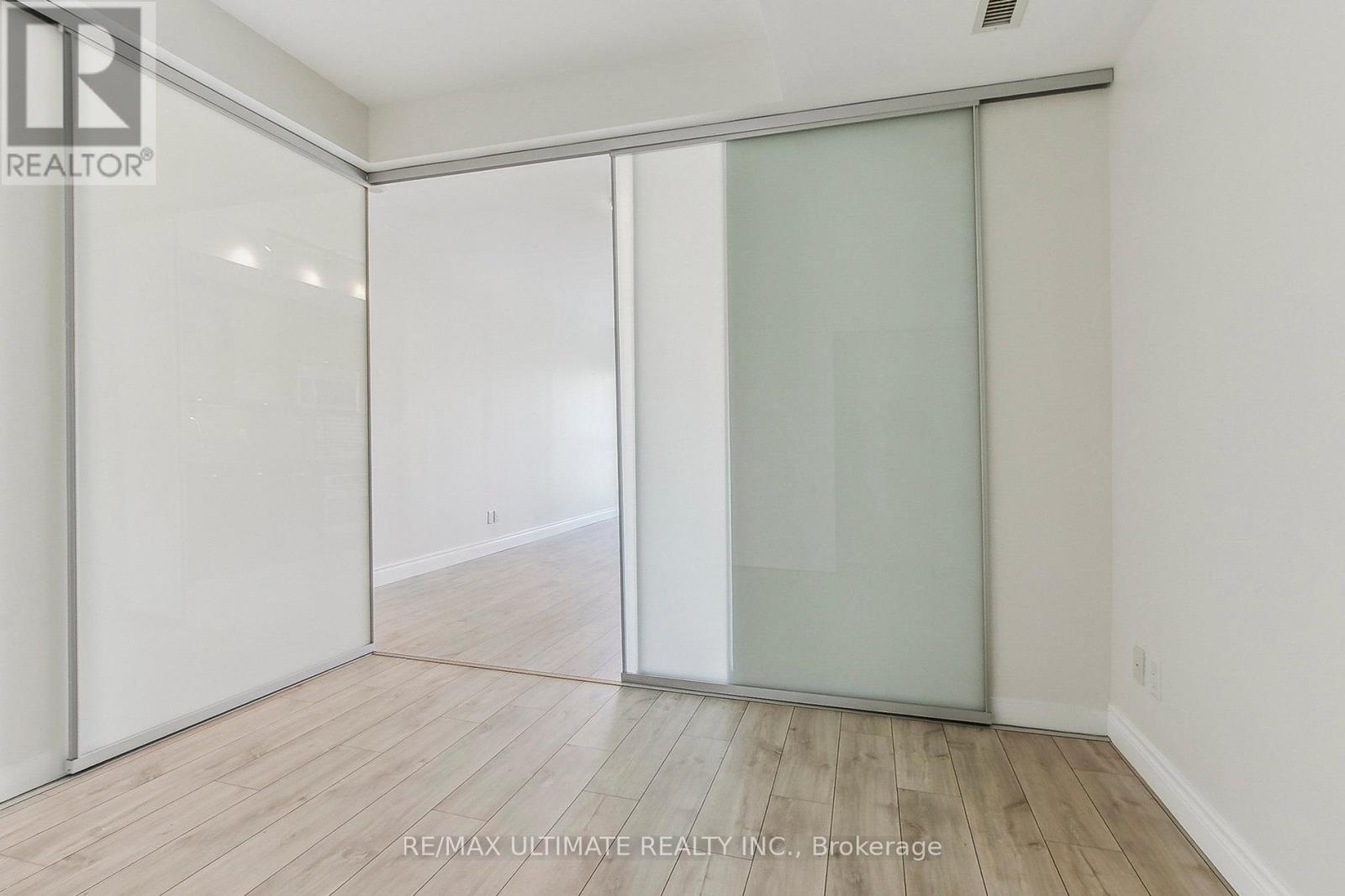 611 - 210 Simcoe Street, Toronto, Ontario  M5T 0A9 - Photo 33 - C12162734