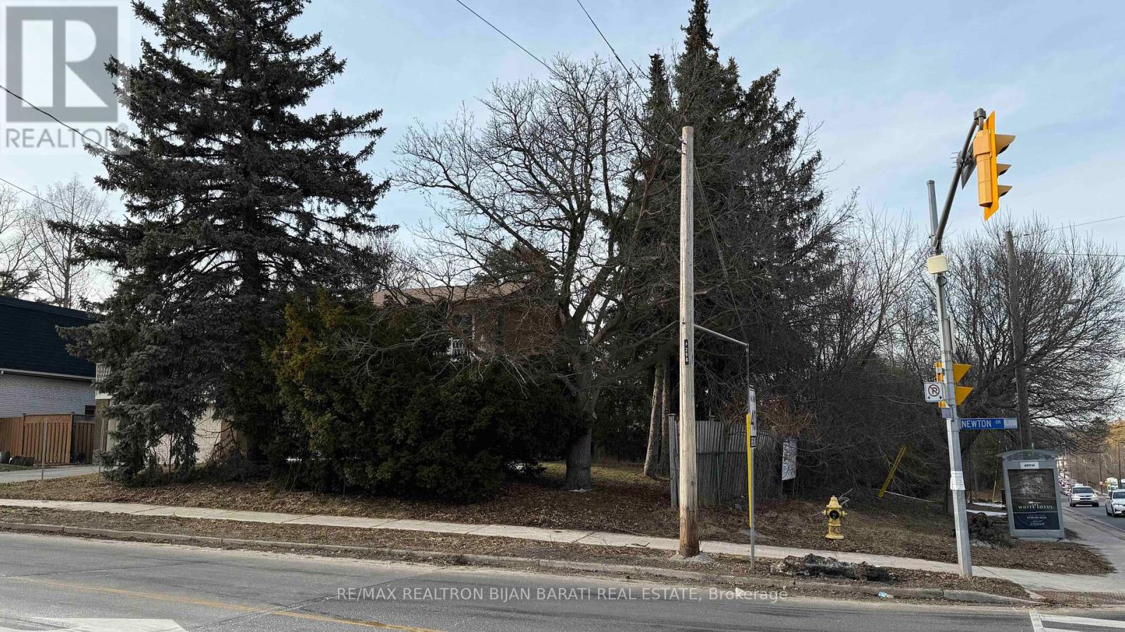 298 Newton Drive, Toronto (Newtonbrook East), Ontario  M2M 2P8 - Photo 5 - C12162761