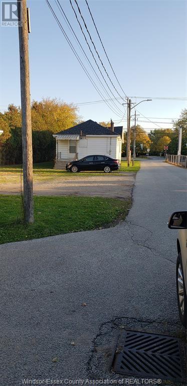 9572 Tecumseh Road, Windsor, Ontario  N8R 1A2 - Photo 2 - 25012708