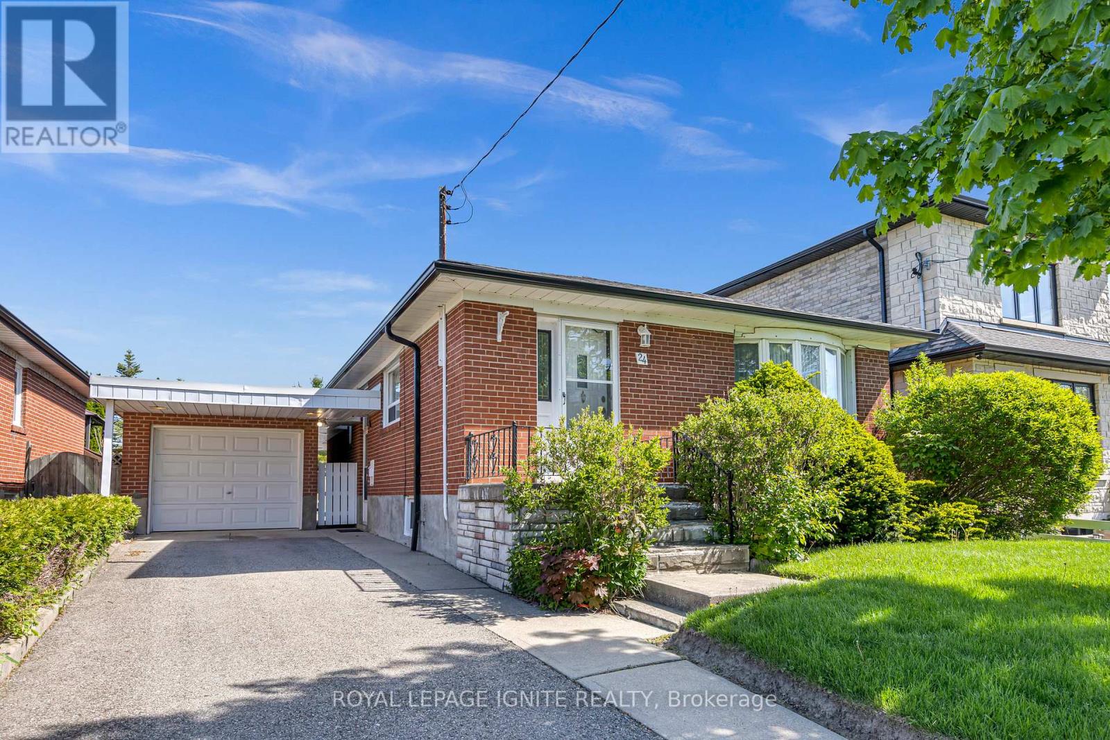 24 BERAN DRIVE, Toronto, Ontario