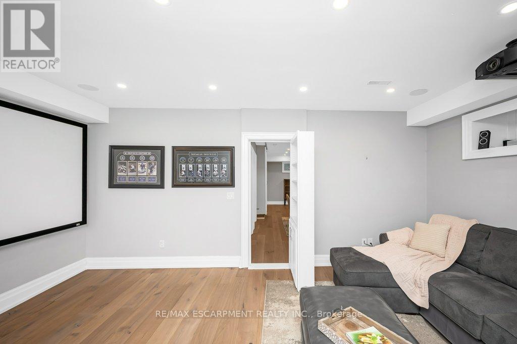 820 Cosburn Avenue, Toronto, Ontario  M4C 2W1 - Photo 40 - E12162686