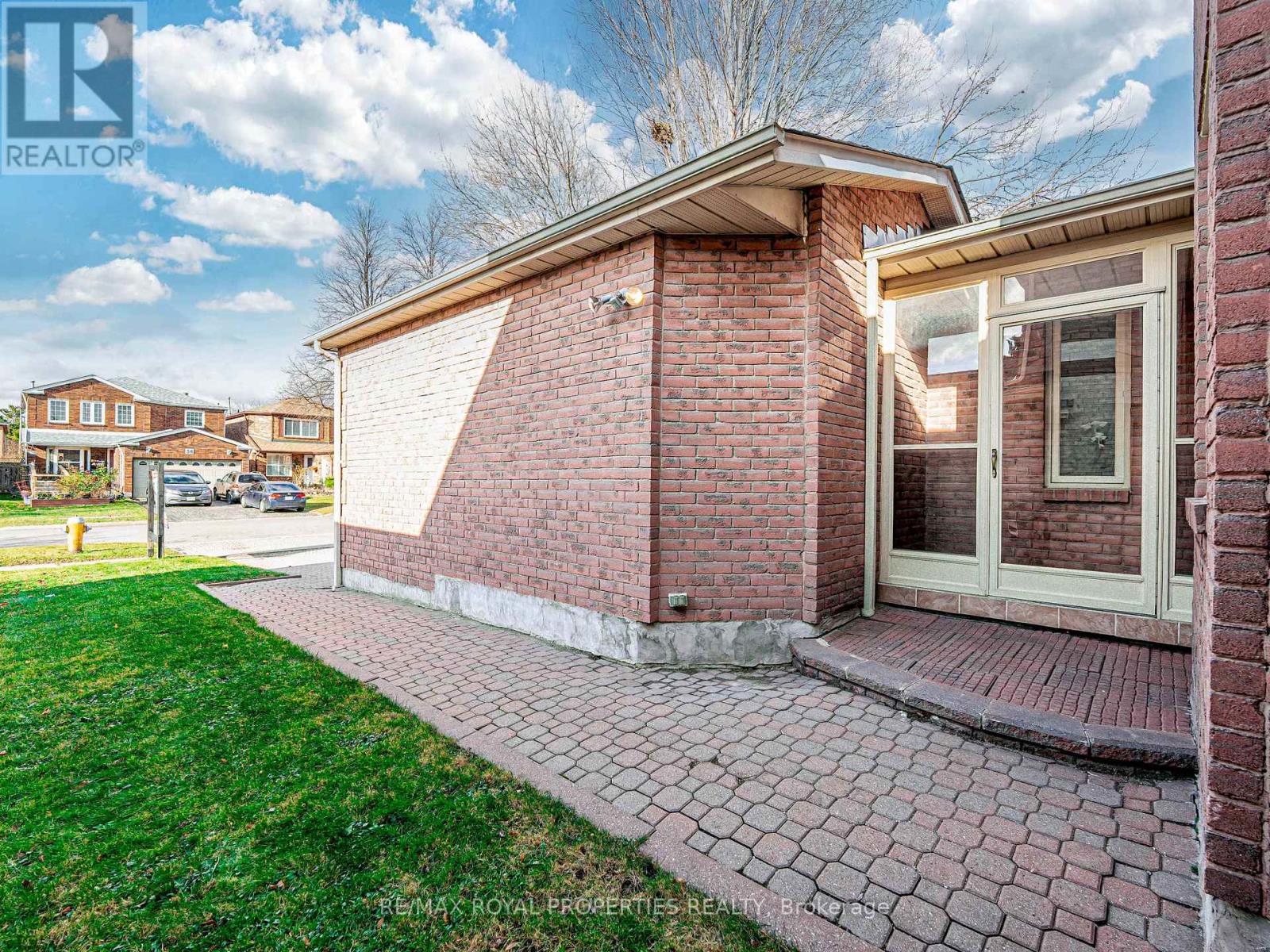 31 Orleans Drive, Toronto, Ontario  M1C 4T1 - Photo 7 - E12162728
