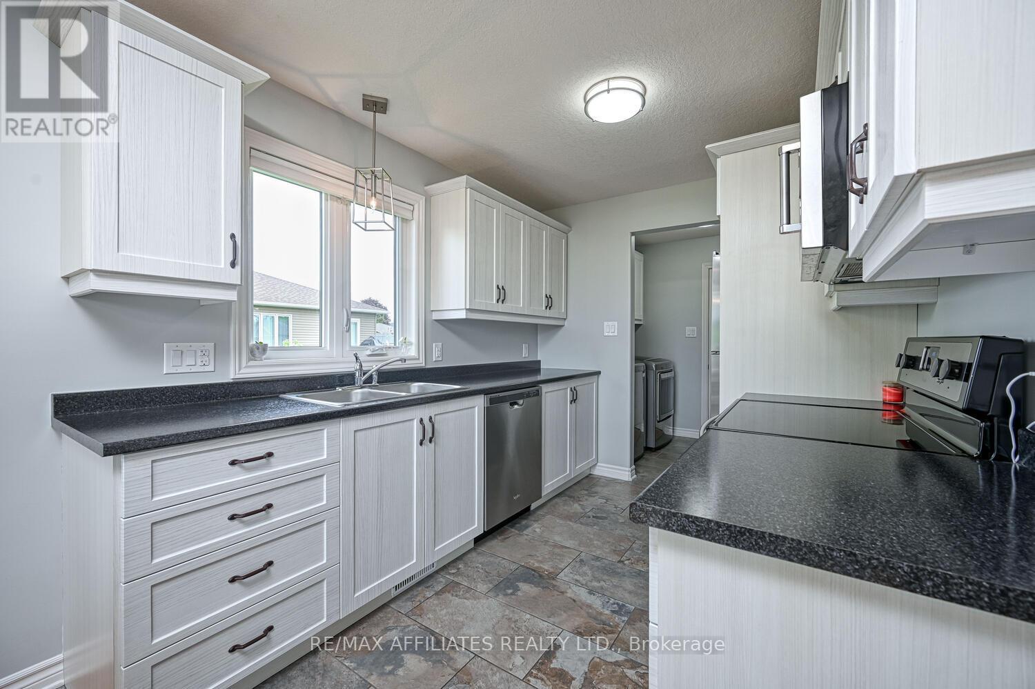 225 Wood Avenue, Smiths Falls, Ontario  K7A 0B4 - Photo 10 - X12161441