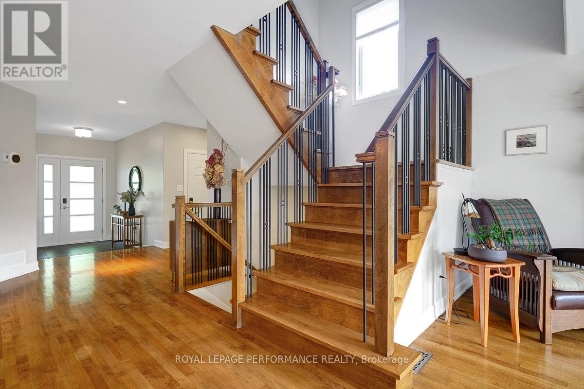 10 Brickyard Drive, Russell, Ontario  K4R 0B2 - Photo 6 - X12162818