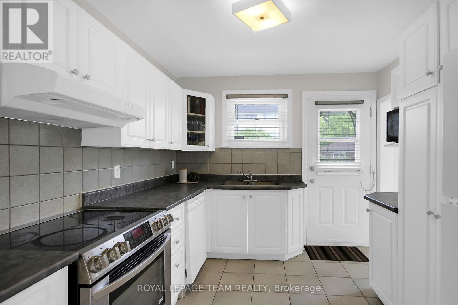 1007 Bakervale Drive, Ottawa, Ontario  K1Z 6N7 - Photo 13 - X12162834