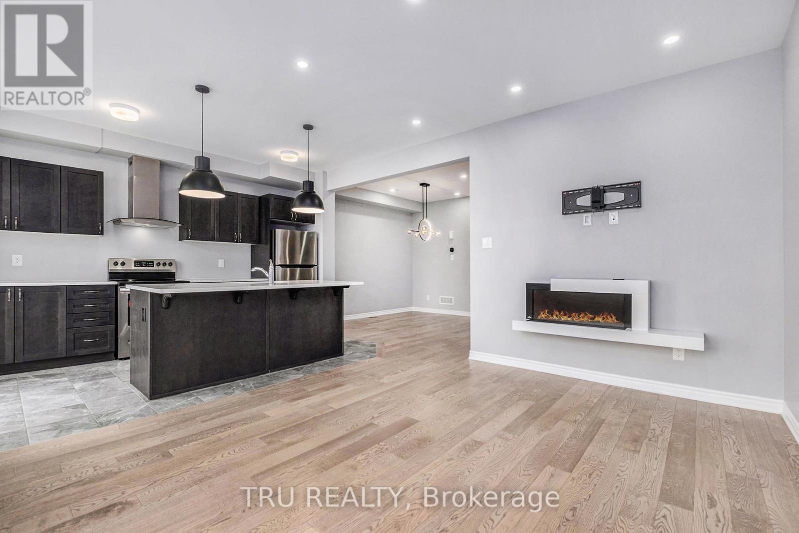 34 Lentago Avenue, Ottawa, Ontario  K2J 7A2 - Photo 4 - X12162865