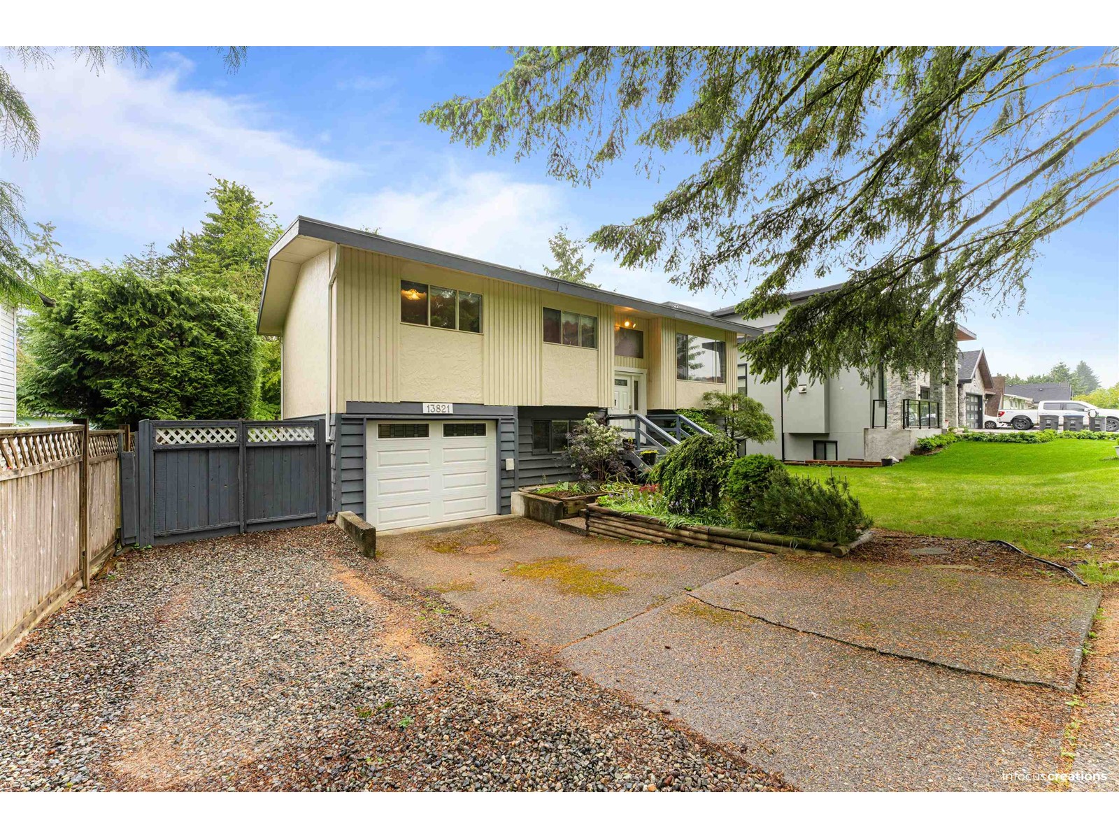 13821 77a Avenue, Surrey, British Columbia  V3W 5Z3 - Photo 1 - R3004698