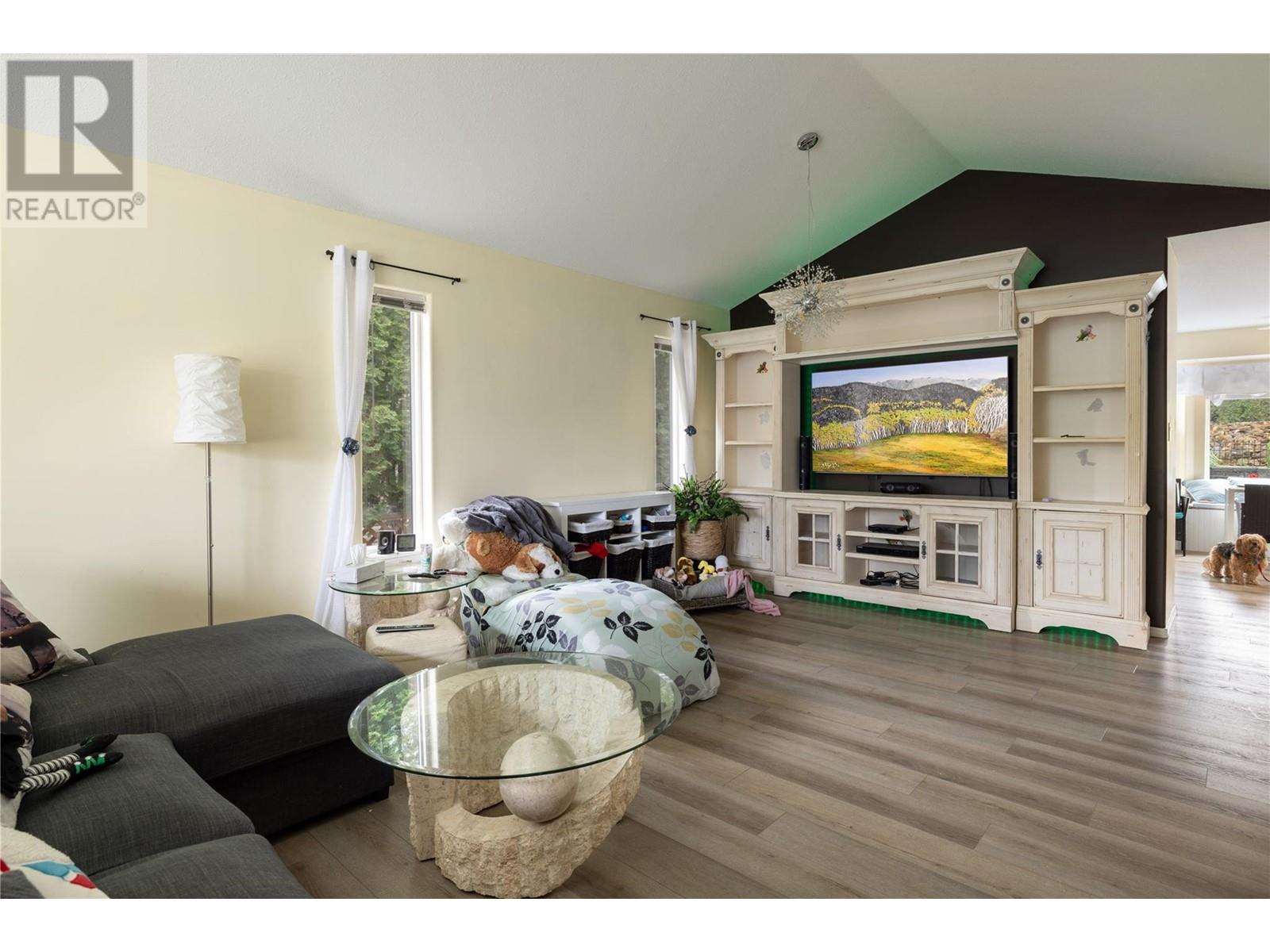 Property at 653 6th Street Lot# Lot 27-61, image 4