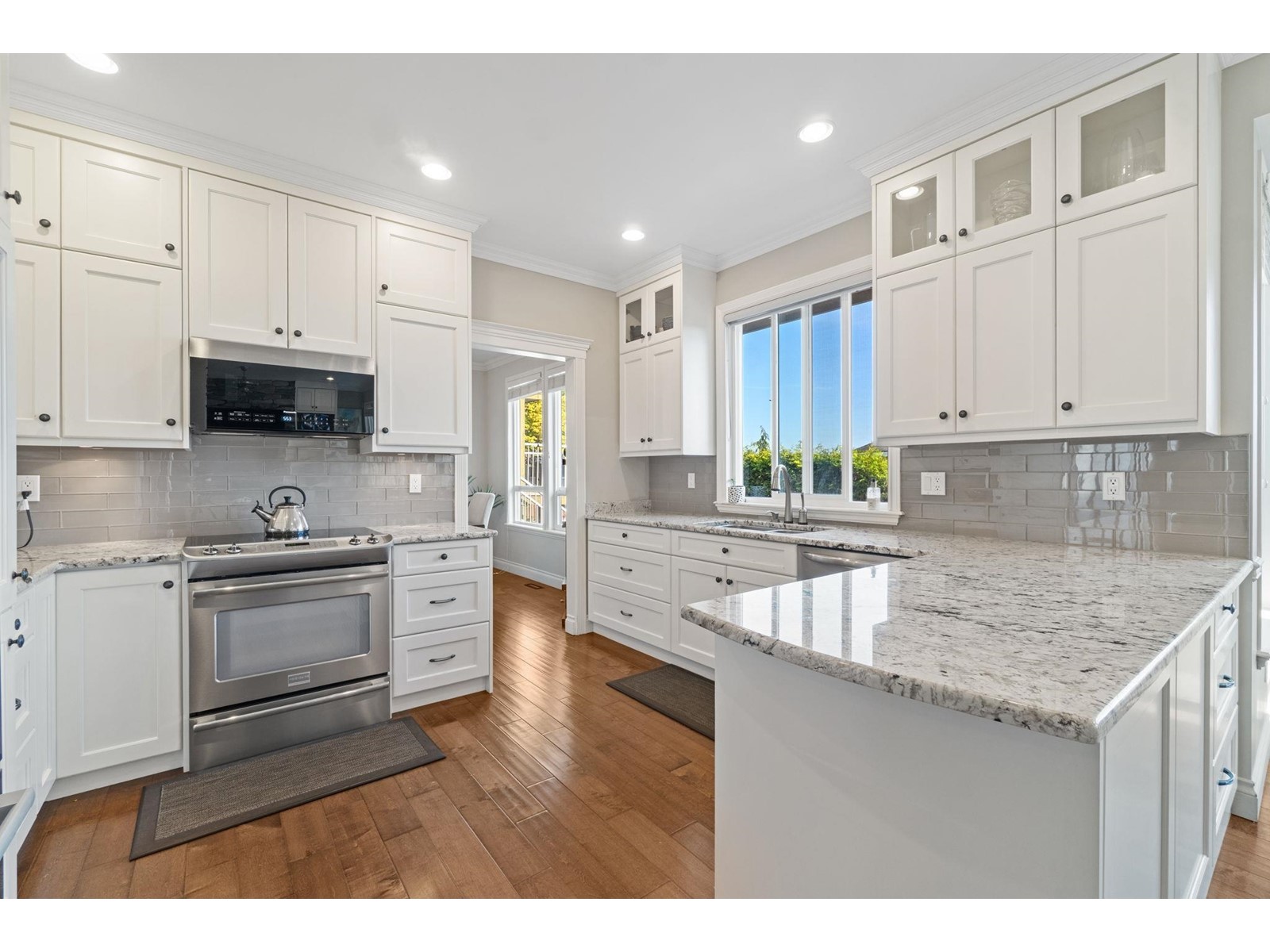 16966 Friesian Drive, Surrey, British Columbia  V3S 8P3 - Photo 9 - R3005346