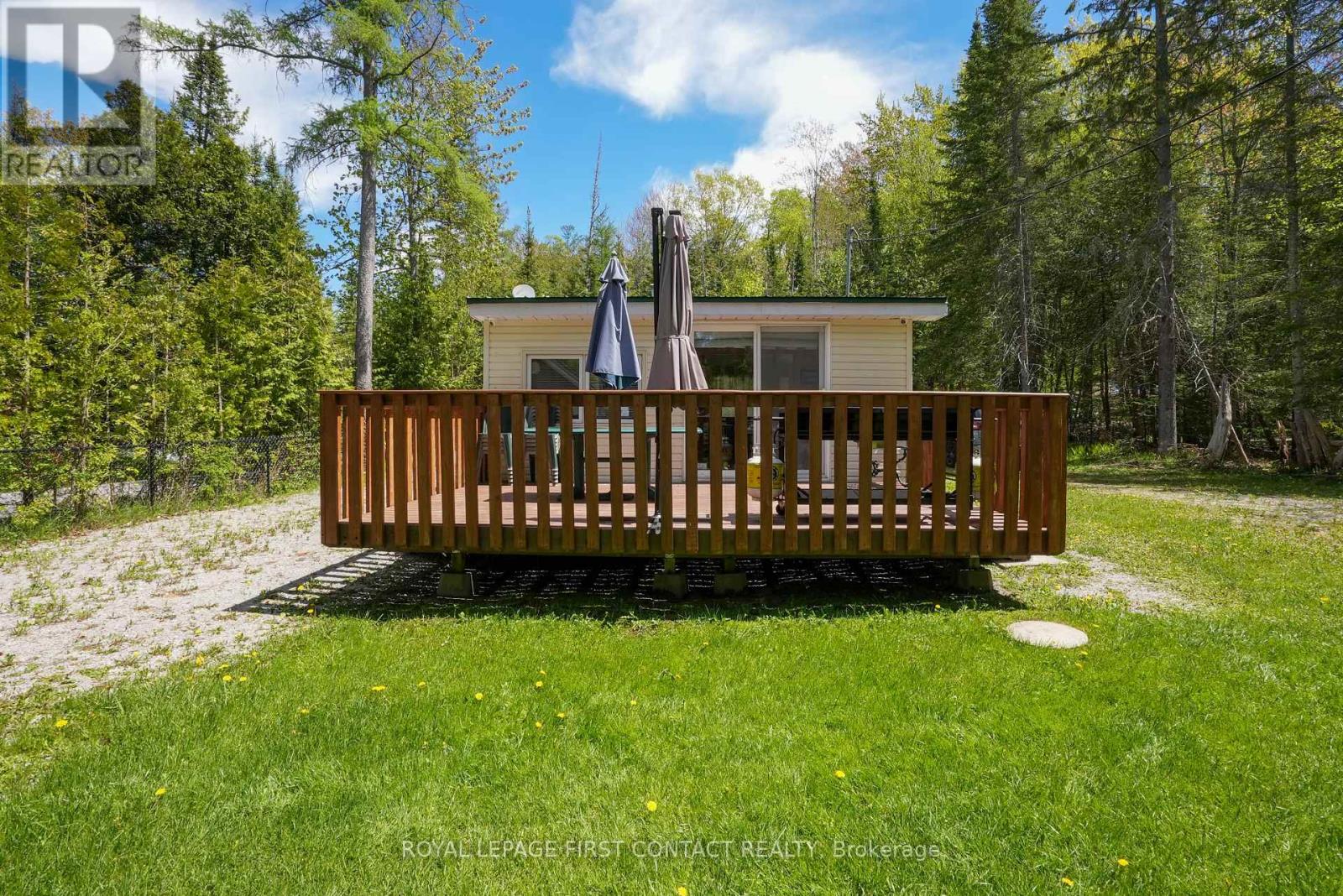 8 Buttercup Lane, Springwater, Ontario  L0L 1P0 - Photo 1 - S12162778